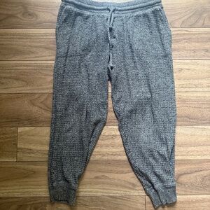 American Eagle | Size M | Ahh-Mazingly Soft Cropped Jogger – Dark Grey